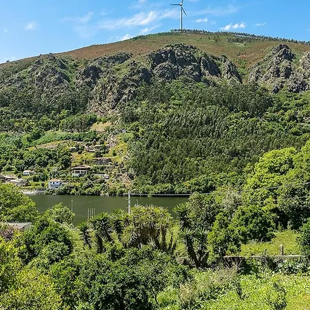 Refugio Entre O Pomar E O Rio Douro Raiva