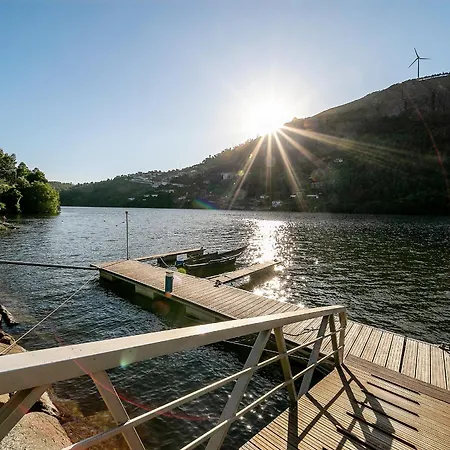 ヴィラ Refugio Entre O Pomar E O Rio Douro Raiva