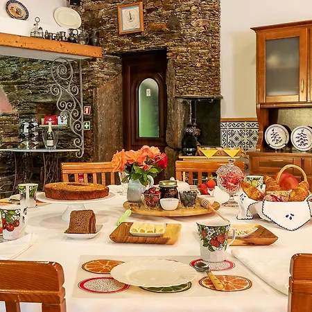 Refugio Entre O Pomar E O Rio Douro Raiva