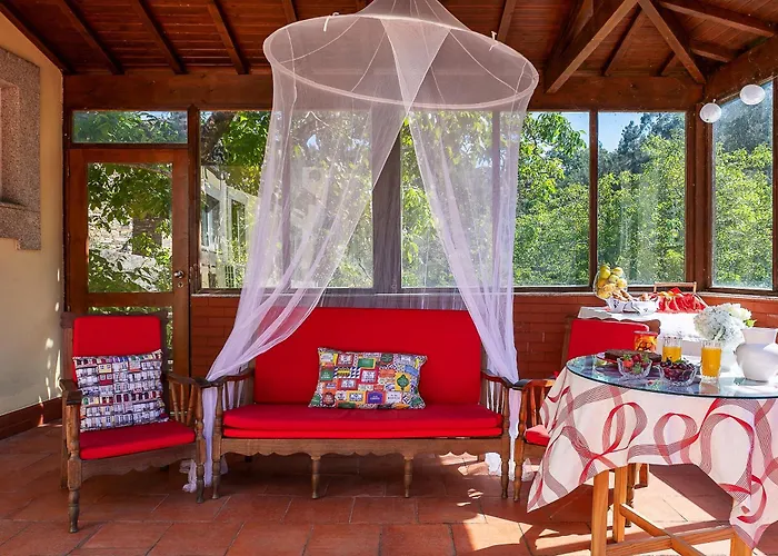 Refugio Entre O Pomar E O Rio Douro Raiva