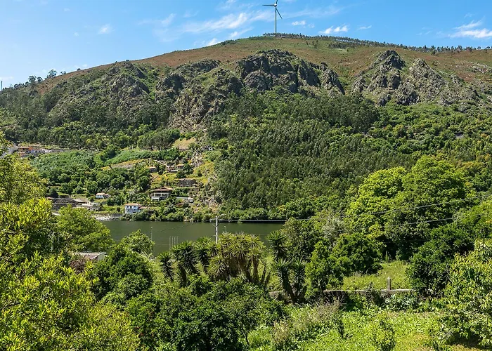 Refugio Entre O Pomar E O Rio Douro *