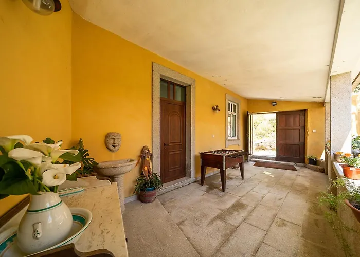 Refugio Entre O Pomar E O Rio Douro Willa Raiva