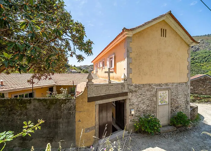 Refugio Entre O Pomar E O Rio Douro Willa